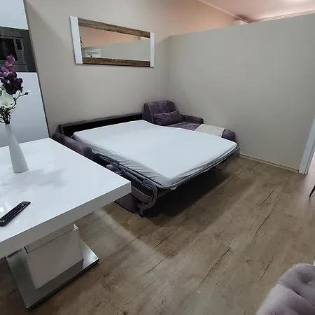 Apartament дени хоум Burgas